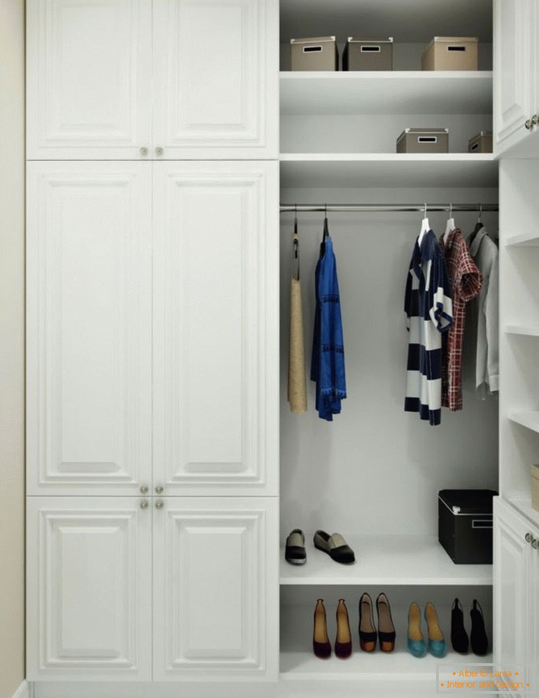 un armario pequeño-3-sq-meter-with-white-wardroberobes