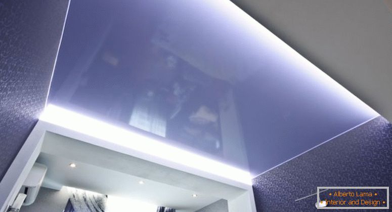 techo flotante-en-baño-violeta