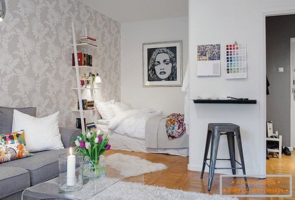 Sala de estar de un pequeño apartamento en Gotemburgo