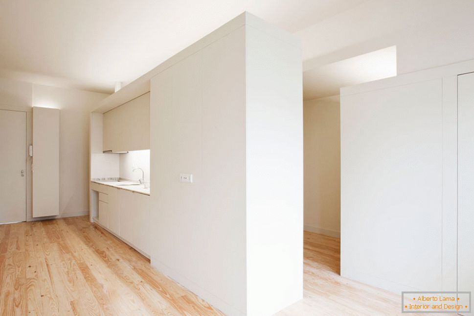 Interior de un pequeño apartamento en colores claros - кремовый оттенок