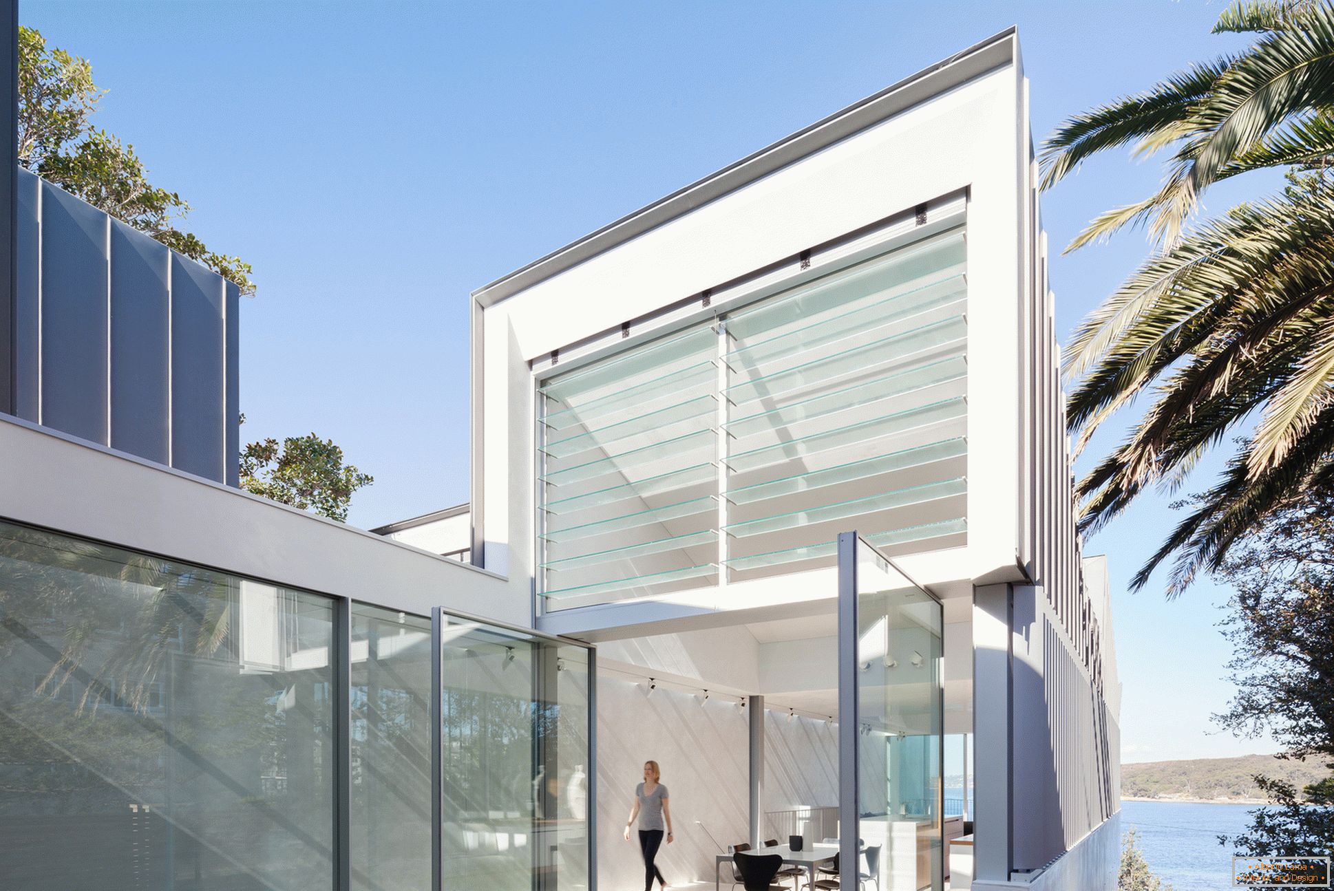 El proyecto de una casa estrecha de dos pisos en Australia