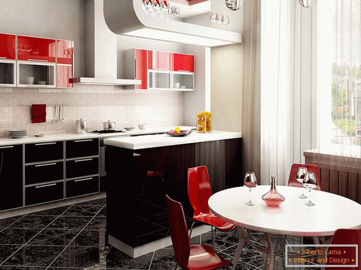 La combinación clásica de blanco, rojo y negro. Un maravilloso mostrador de bar que separa las áreas de trabajo y comedor.