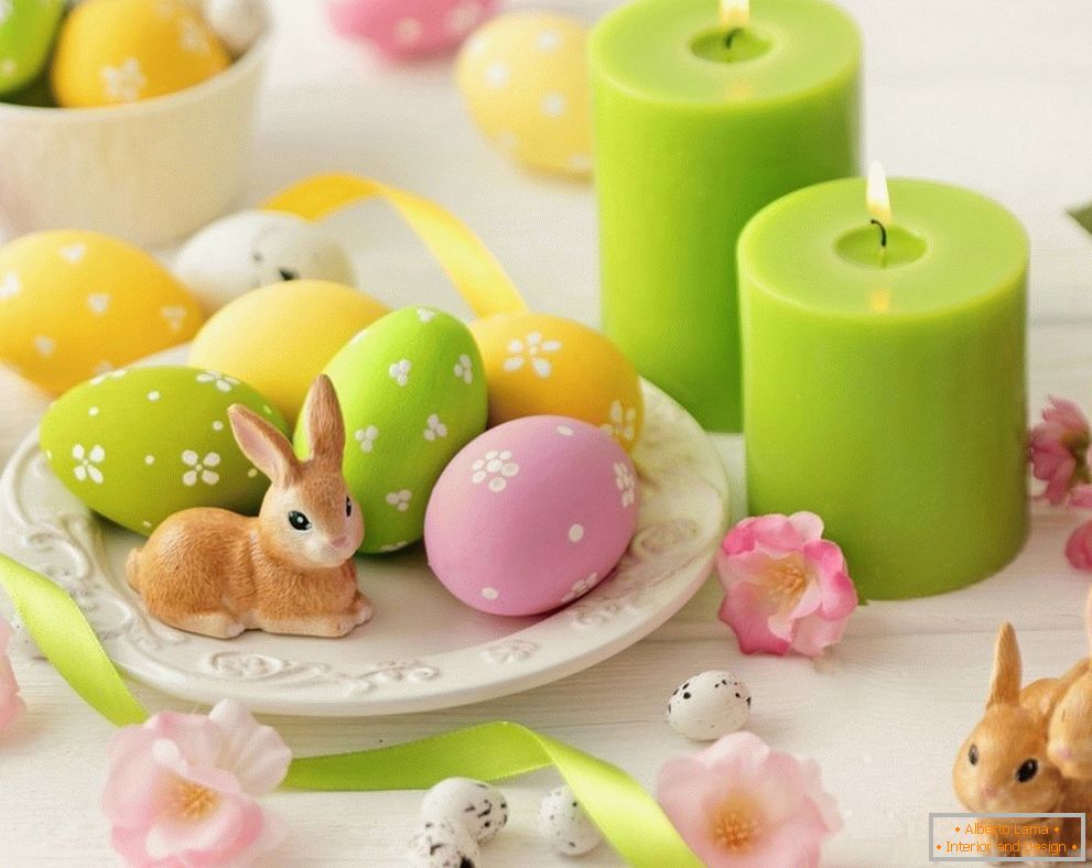 Huevos de Pascua y decoración