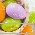 Huevos multicolores
