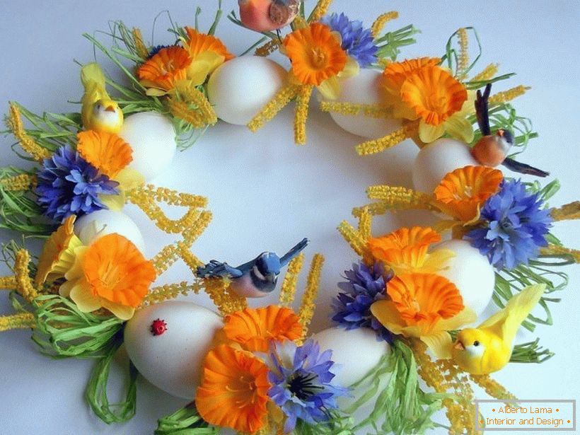 Hermosa decoración de la corona de Pascua