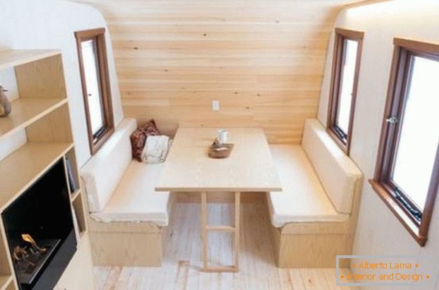 Cómoda mini-casa: una foto de Ontario - decoración de madera