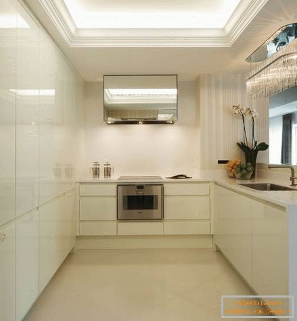 Iluminación LED de tensión de techo en la cocina