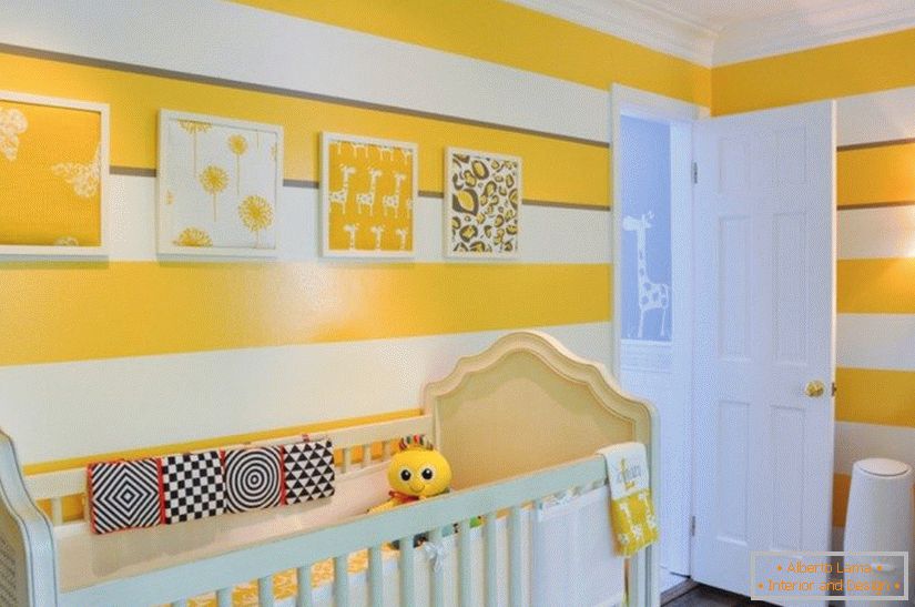 Habitación infantil amarilla