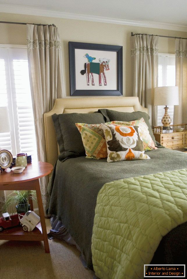 Dormitorio en colores claros con acentos grises