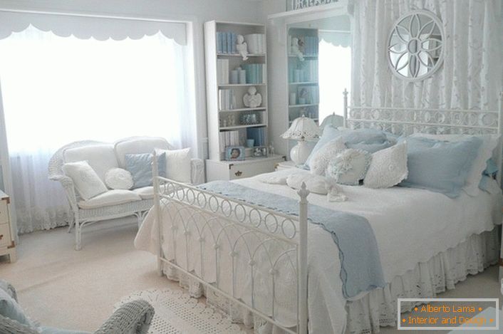 Habitación luminosa para dormir en estilo rústico. Excelente opción para decorar un dormitorio de invitados.