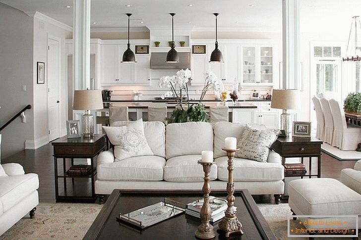 Diseño interior de la sala de estar en tonos blancos