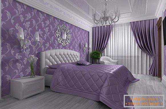 Papel pintado violeta en el dormitorio en el estilo de lujo