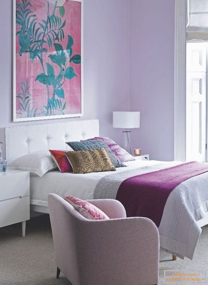 Acogedor dormitorio en color lila