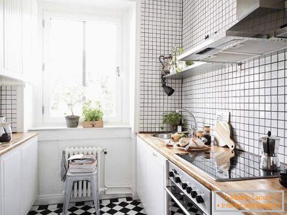 Pequeña cocina en un apartamento en estilo escandinavo
