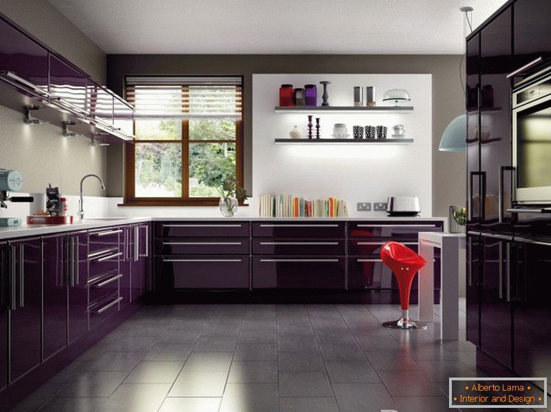 Cocina de color púrpura oscuro