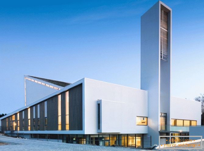 La iglesia moderna en Noruega Froeyland Orstad