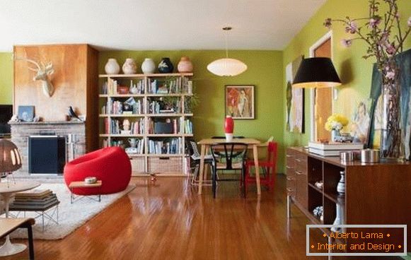 Diseño de una sala de estar con paredes verdes