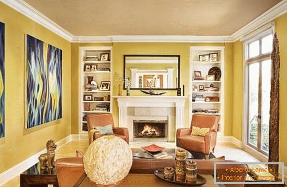 Elegante sala de estar con paredes amarillas
