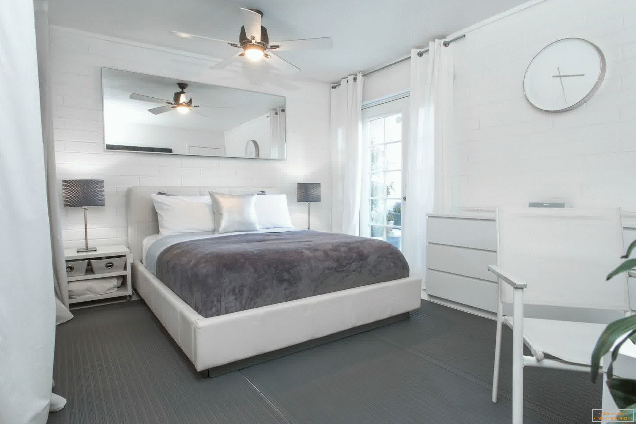 La combinación de blanco y gris en un apartamento moderno