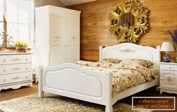 Cama, armario, cómoda y otros muebles al estilo de Provenza para el dormitorio
