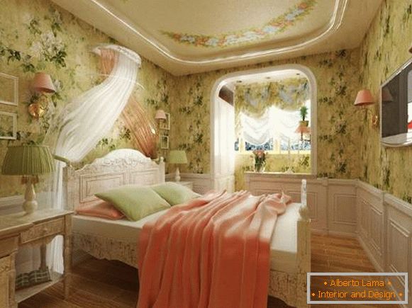 La combinación de colores en el interior del dormitorio Provence - cortinas y papel pintado