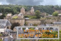 Antigua ciudad fortificada de Fougeres. Bretaña, Francia