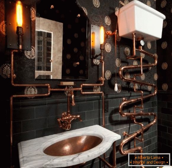 Baño de estilo Steampunk con empapelado victoriano