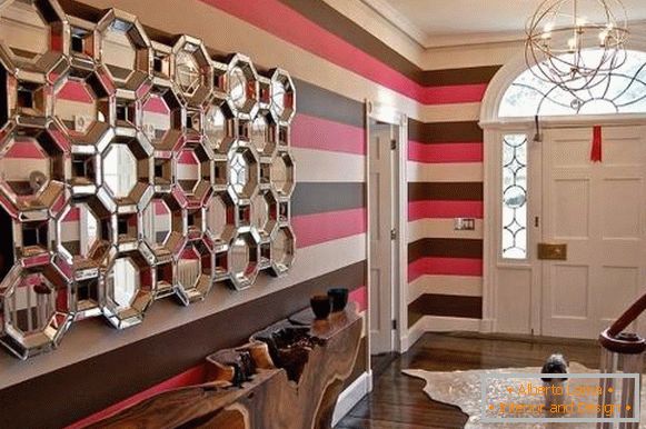 Diseño de pasillo inusual en una casa privada