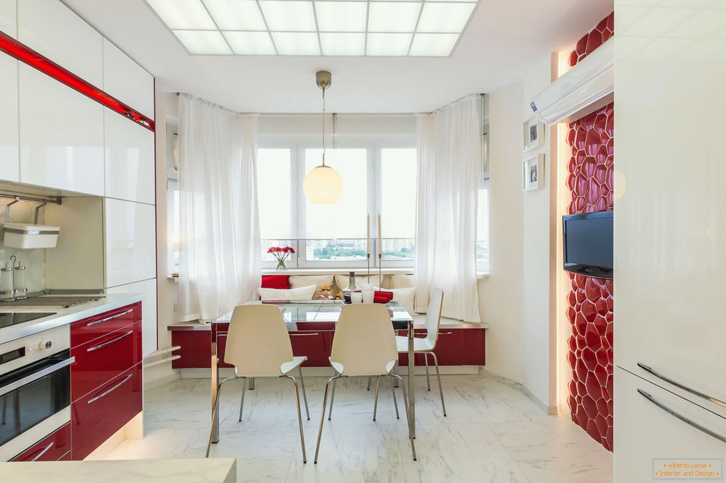 Cocina interior elegante en colores blanco y rojo