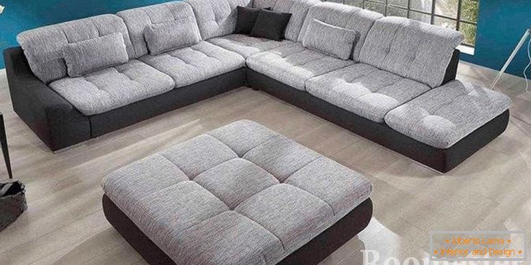 Otomano y sofá con el mismo tapizado
