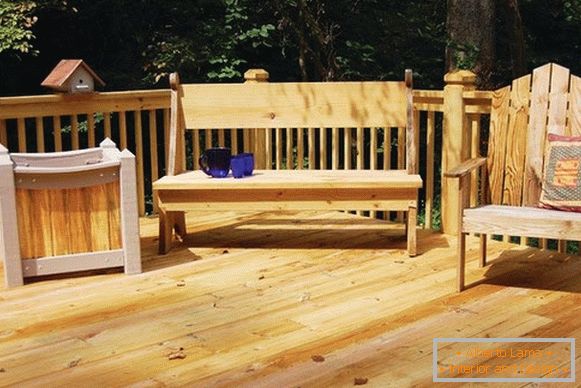 Muebles de jardín hechos de madera