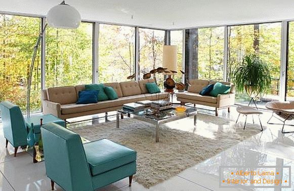 Sala de estar en estilo retro y minimalismo