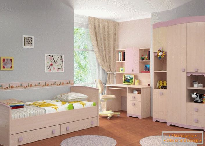 Los muebles modulares para niños deben ser espaciosos, de modo que la habitación del niño no parezca abarrotada.