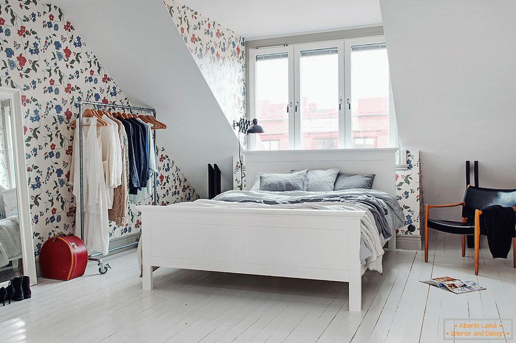 Interior de un dormitorio en un estilo escandinavo