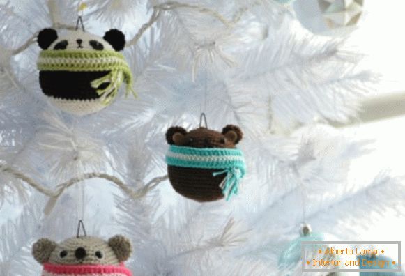 Osos tejidos para la decoración del árbol de navidad