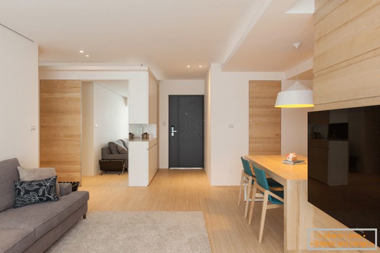 Árbol de luz en el diseño de un apartamento de tres habitaciones