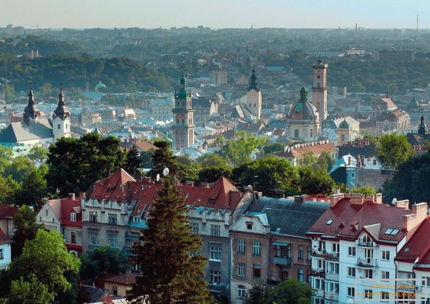 Vista extraordinaria de los castillos de Lviv