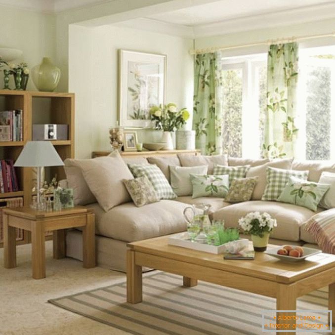 Diseño refrescante de la sala de estar con tonos verdes