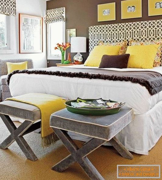 Decoración de dormitorio con decoración amarilla