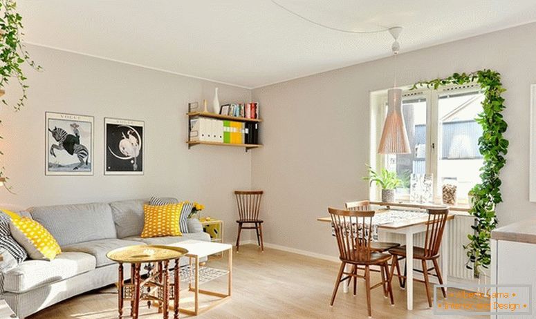 Sala de estar de un pequeño apartamento en Suecia