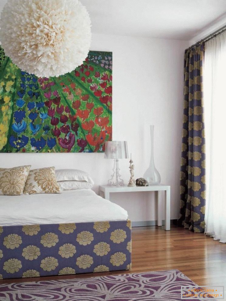 Diseño de dormitorio brillante en el estilo de Feng Shui