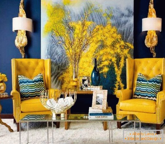 Combinación de amarillo con azul en el interior