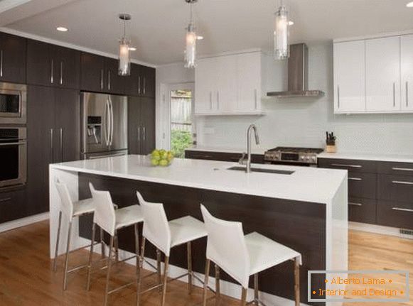 Cocinas blancas grises modernas - una foto de un hermoso interior