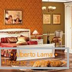 Dormitorio con elegantes muebles blancos