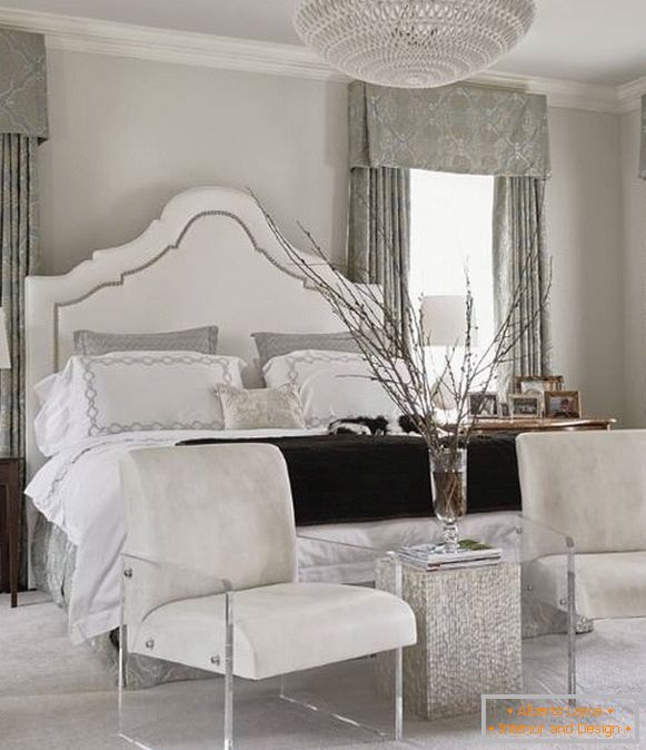 Dormitorio gris blanco en estilo de invierno