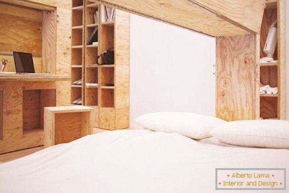 Apartamento de un dormitorio con muebles transformables