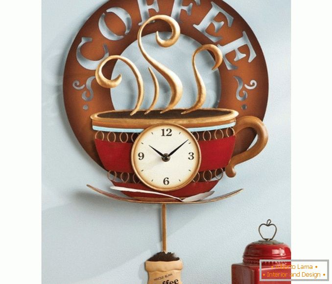 Reloj de pared en el interior de la cocina - кофе