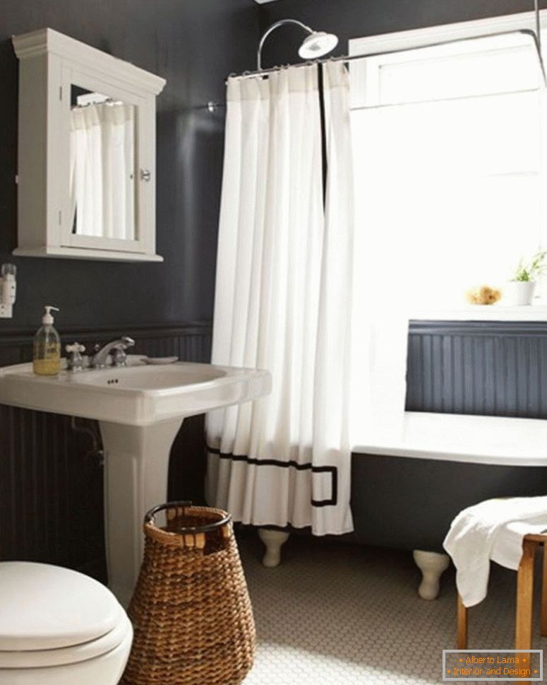 simple-black-white-bañeraroom-design-feats-drapery-shower-curtain-mixed-with-multi-purposes-vanity-mirror