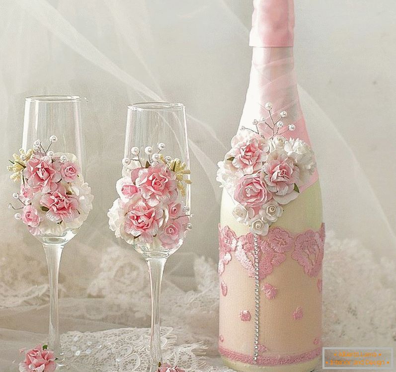 Decoración con rosas de copas de boda