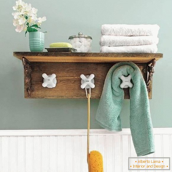 Decoración creativa en el baño - foto de un toallero